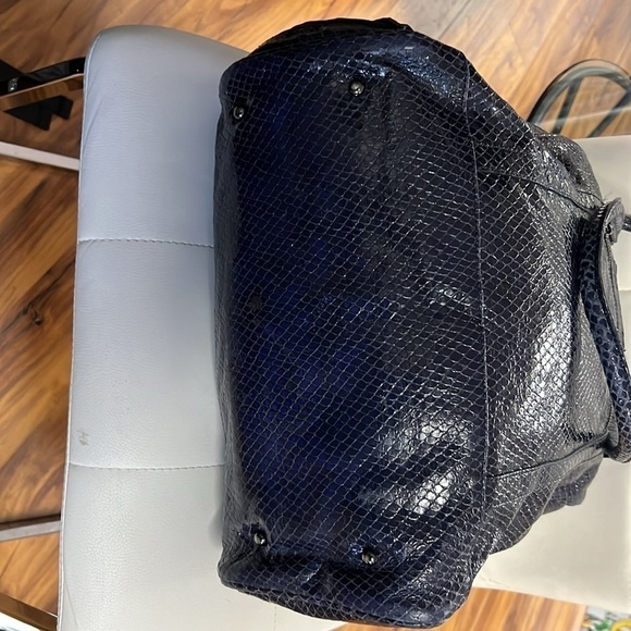 Blue animal skin like bag by STORI beautifully handcrafted lots of pockets - Picture 4 of 9